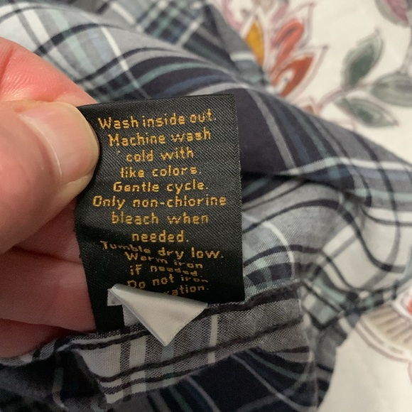 Men’s short sleeved Helix Black plaid shirt. - Picture 9 of 9